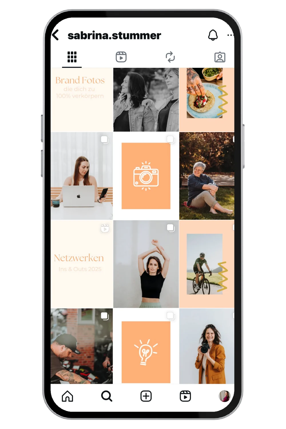 Smartphone mit Social Media Feed von Sabrina Stummer. Alles wirkt harmonisch und aufgeräumt