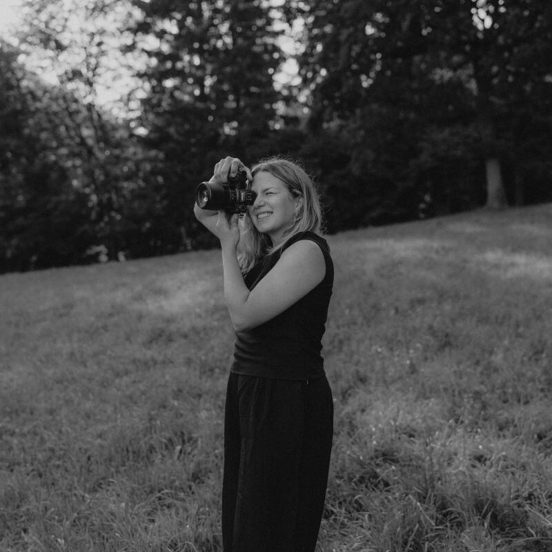Foto Kundin Fotografin eingerahmt
